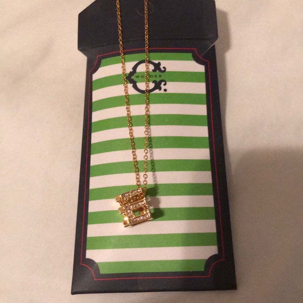C Wonder Gold E Necklace